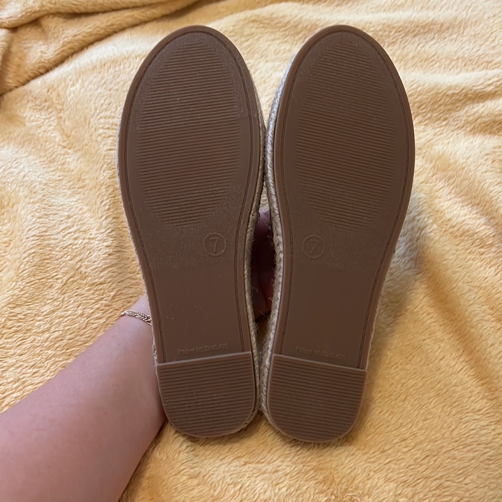 Universal Thread Rattan Platform Sandals Size 7 - Picture 2 of 3